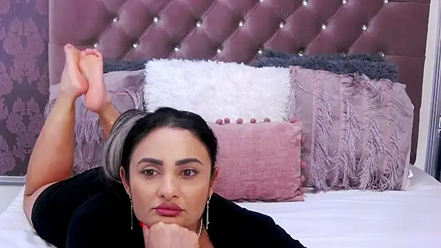 MayaJansen online show from 15, 12, 2024