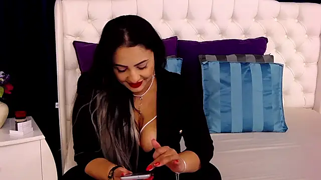 MayaJansen online show from 19, 12, 2024