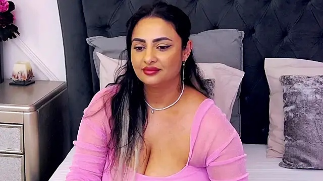 MayaJansen online show from 12, 1, 2025