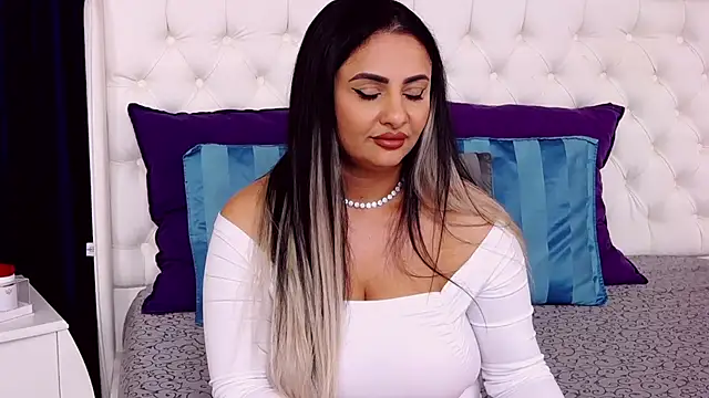 MayaJansen online show from 3, 2, 2025