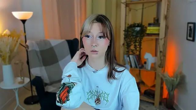 SaintGirl online show from 16, 1, 2025