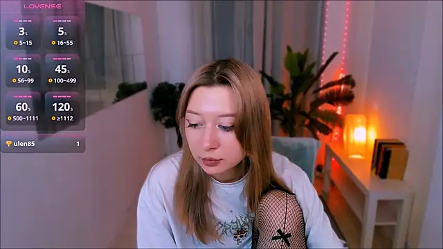 SaintGirl online show from 9, 3, 2025