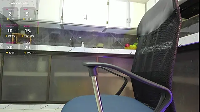 Snapshot of antony_bigdick_ chatting on 19, 12, 2025 antony bigdick online show from 19, 12, 2025