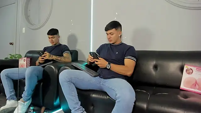 Cristopher strong online show from 14, 1, 2025