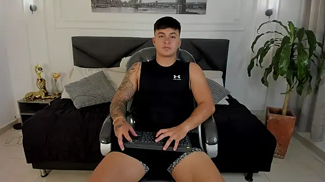 Cristopher strong online show from 13, 5, 2026