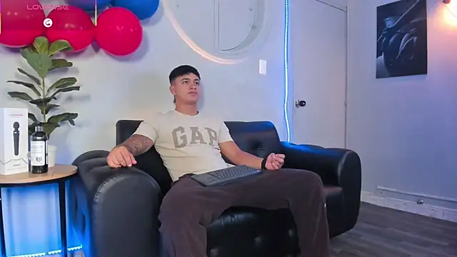 Cristopher strong online show from 10, 6, 2026