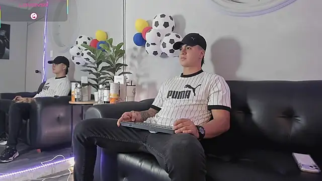 Cristopher strong online show from 26, 6, 2026