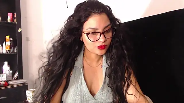 Snapshot of lolaa_staars chatting on 13, 12, 2024 lolaa staars online show from 13, 12, 2024