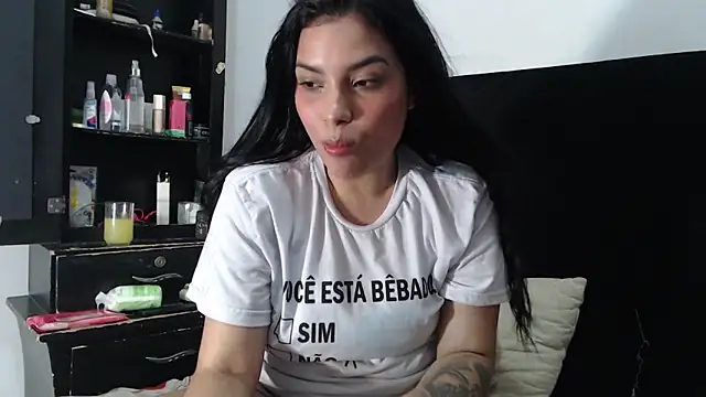 Snapshot of lolaa_staars chatting on 22, 12, 2024 lolaa staars online show from 22, 12, 2024