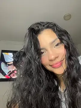 Snapshot of lolaa_staars chatting on 11, 10, 2025 lolaa staars online show from 11, 10, 2025