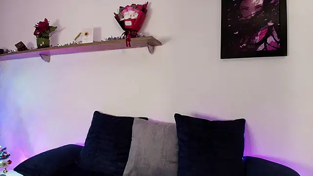 Elliee  online show from 26, 11, 2025