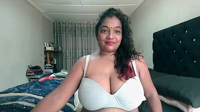 Snapshot of Indianmayaxoxo chatting on 4, 2, 2026 Indianmayaxoxo online show from 4, 2, 2026