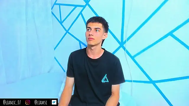 Snapshot of liam_scott77 chatting on 2, 10, 2025 liam scott77 online show from 2, 10, 2025