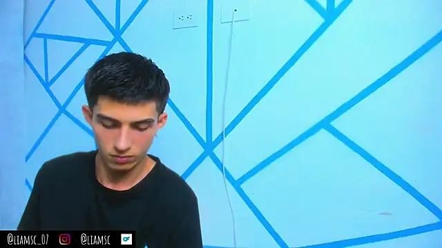 Snapshot of liam_scott77 chatting on 4, 10, 2025 liam scott77 online show from 4, 10, 2025