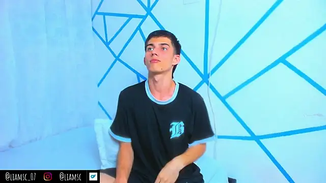 Snapshot of liam_scott77 chatting on 6, 10, 2025 liam scott77 online show from 6, 10, 2025