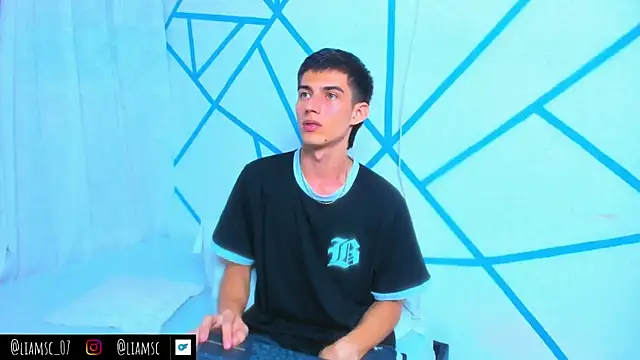 Snapshot of liam_scott77 chatting on 9, 10, 2025 liam scott77 online show from 9, 10, 2025