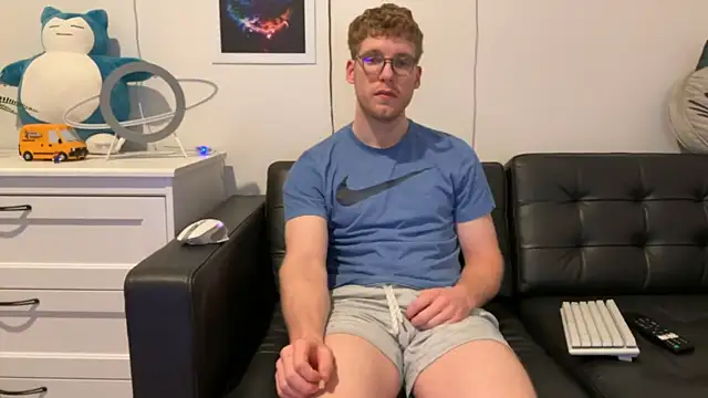Snapshot of BlueEyedTallGuy94 chatting on 25, 12, 2024 BlueEyedTallGuy94 online show from 25, 12, 2024