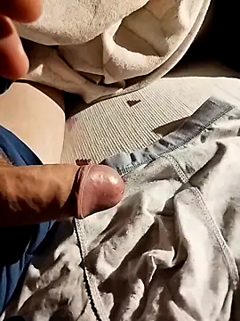 Snapshot of Grig1982 chatting on 4, 4, 2026 Grig1982 online show from 4, 4, 2026