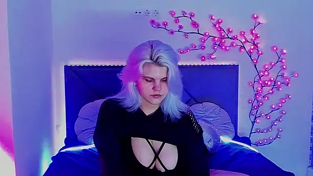 JoannLowe online show from 11, 5, 2026