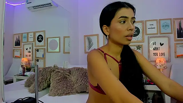 Snapshot of TianaReedd chatting on 31, 1, 2025 TianaReedd online show from 31, 1, 2025