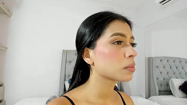 Snapshot of TianaReedd chatting on 2, 10, 2025 TianaReedd online show from 2, 10, 2025