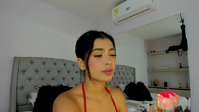 Snapshot of TianaReedd chatting on 3, 10, 2025 TianaReedd online show from 3, 10, 2025