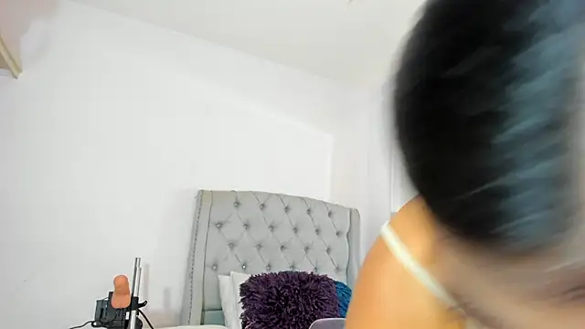 Snapshot of TianaReedd chatting on 14, 10, 2025 TianaReedd online show from 14, 10, 2025