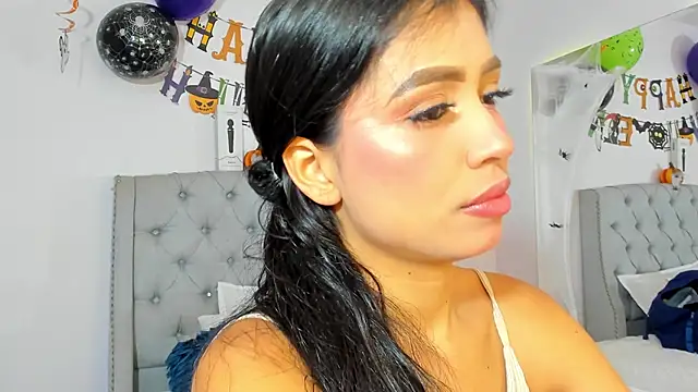 Snapshot of TianaReedd chatting on 23, 10, 2025 TianaReedd online show from 23, 10, 2025