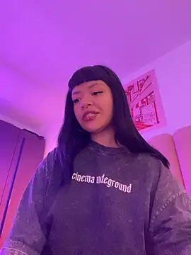 Ashley Chriss online show from 20, 12, 2025