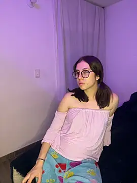 Catyloves online show from 24, 1, 2025