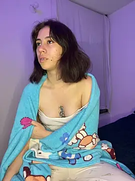 Catyloves online show from 5, 2, 2025