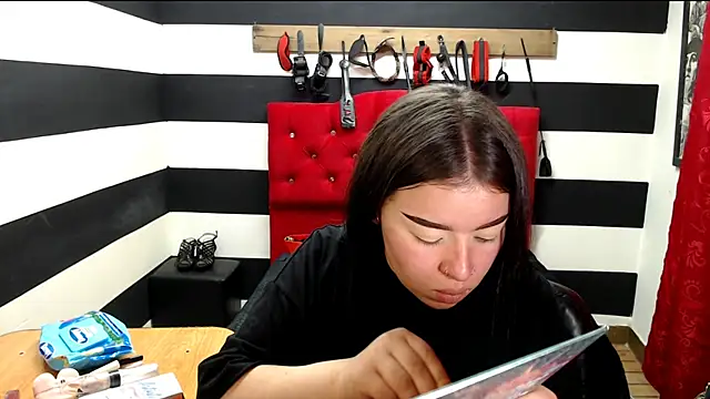 Snapshot of Marian_Ran chatting on 3, 2, 2025 Marian Ran online show from 3, 2, 2025