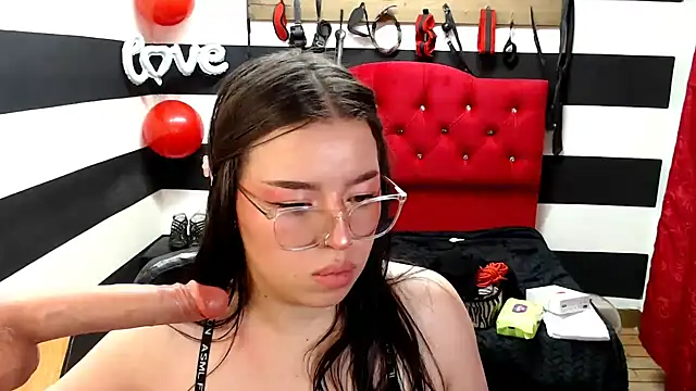 Snapshot of Marian_Ran chatting on 14, 2, 2025 Marian Ran online show from 14, 2, 2025