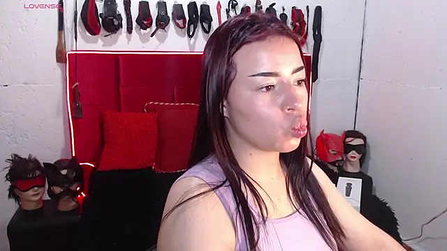 Snapshot of Marian_Ran chatting on 8, 11, 2025 Marian Ran online show from 8, 11, 2025