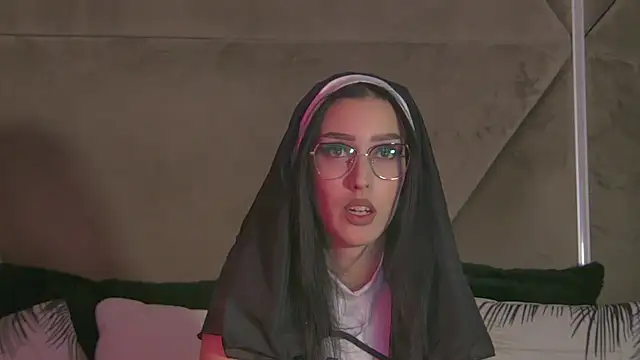 AishaHummer online show from 31, 10, 2025