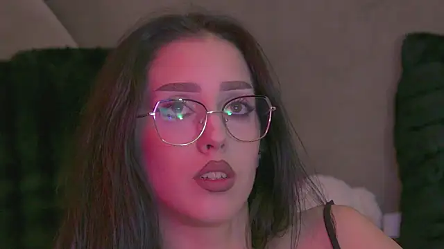 AishaHummer online show from 8, 11, 2025