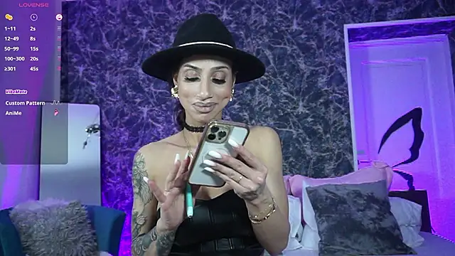 BrianaGolddenn online show from 11, 2, 2026