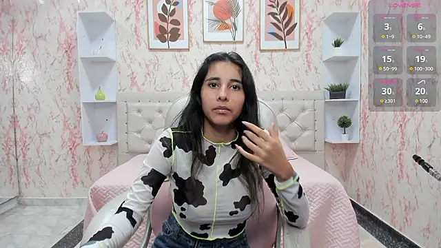 VICTORIA HOUSTON online show from 2, 12, 2024