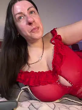 Evelinia online show from 8, 6, 2026