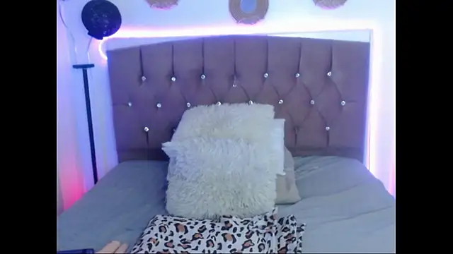 Snapshot of ailyn_miranda chatting on 15, 12, 2025 ailyn miranda online show from 15, 12, 2025