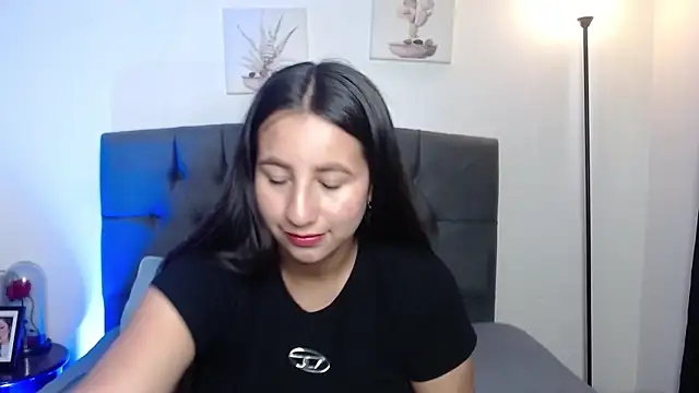 Snapshot of ailyn_miranda chatting on 17, 12, 2025 ailyn miranda online show from 17, 12, 2025