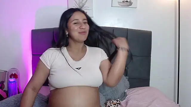 Snapshot of ailyn_miranda chatting on 8, 1, 2026 ailyn miranda online show from 8, 1, 2026