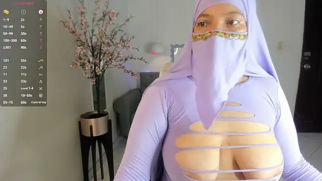 Snapshot of malak_nanyy chatting on 21, 9, 2025 malak nanyy online show from 21, 9, 2025