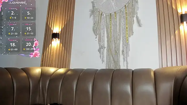 Snapshot of malak_nanyy chatting on 12, 10, 2025 malak nanyy online show from 12, 10, 2025