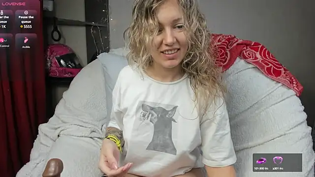 foxy blond online show from 5, 2, 2025