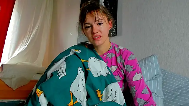 foxy blond online show from 22, 9, 2025