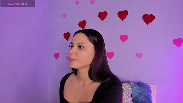 Snapshot of Bella_Manson_ chatting on 6, 3, 2025 Bella Manson online show from 6, 3, 2025