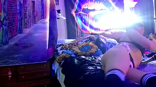 Snapshot of KRYZTALYNXXX chatting on 17, 2, 2025 KRYZTALYNXXX online show from 17, 2, 2025