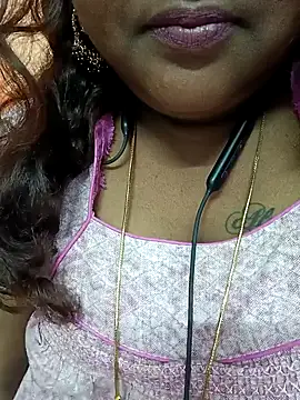 Snapshot of simran21 chatting on 5, 1, 2025 simran21 online show from 5, 1, 2025