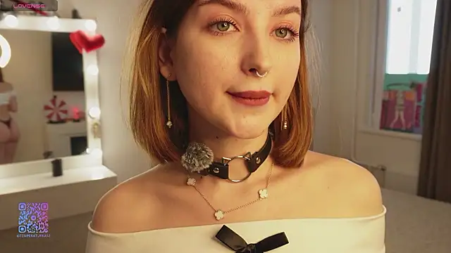 Snapshot of sarahUwU chatting on 16, 2, 2026 sarahUwU online show from 16, 2, 2026